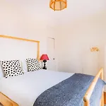My Graca Flat With Balcony | Lisbon דירה *