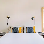 My Graça Flat with Balcony | Lisbon Apartamento